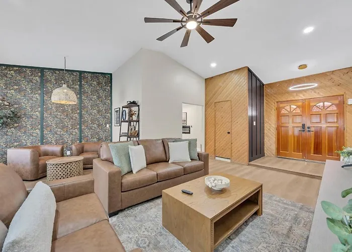New 4br Oasis, Pool, Hot Tub, Golf & B-ball Court Mesa