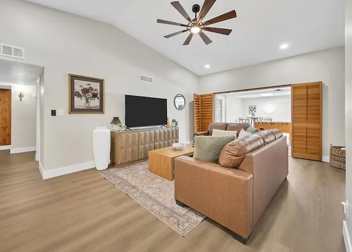 New 4br Oasis, Pool, Hot Tub, Golf & B-ball Court * Mesa