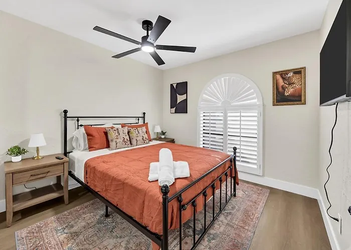New 4br Oasis, Pool, Hot Tub, Golf & B-ball Court Mesa