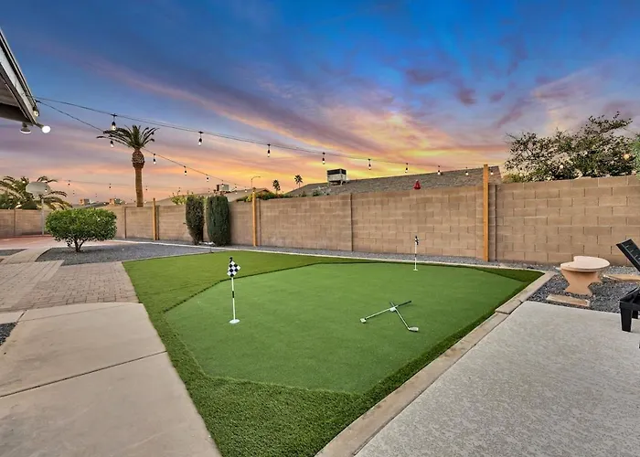 Holiday home New 4br Oasis, Pool, Hot Tub, Golf & B-ball Court Mesa