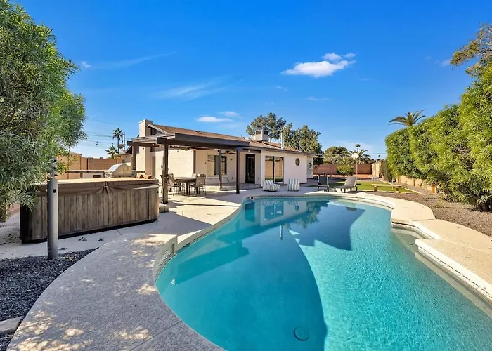 New 4br Oasis, Pool, Hot Tub, Golf & B-ball Court *
